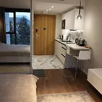 Unia Art 61 -basen I Apartment Lublin