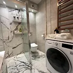 Unia Art 61 -basen I Apartment