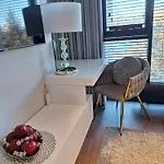 Unia Art 61 -basen I Apartment