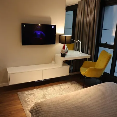 Unia Art 61 - Basen, Apartament Lublin
