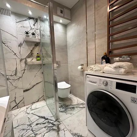 Unia Art 61 -basen I Daire